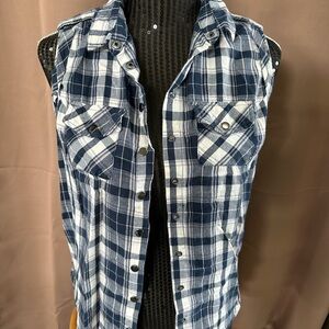 Buffalo Brand Ladies Button up top.